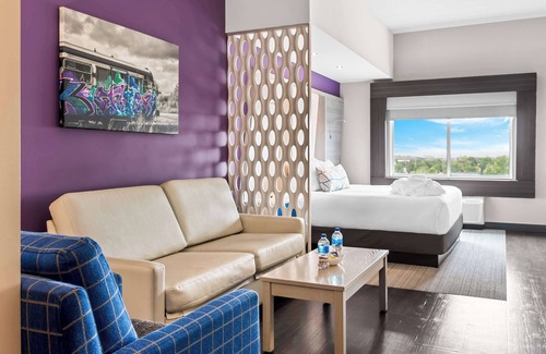 Regent Hotel | Best Western Premier Winnipeg East