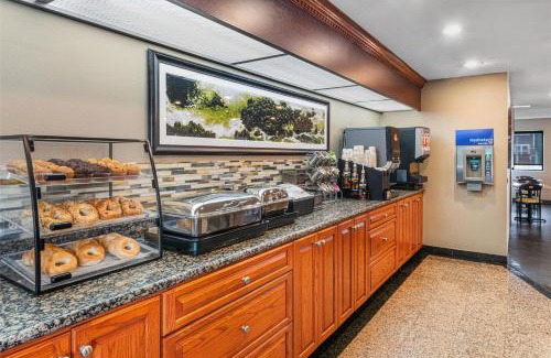 Warwick Hotel | Best Western Providence Warwick Airport Inn