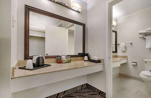 Dawn Hotel | Best Western Red Carpet Inn