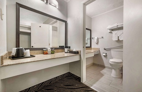 Dawn Hotel | Best Western Red Carpet Inn