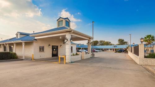 Gonzales Hotel | Best Western Regency Inn & Suites