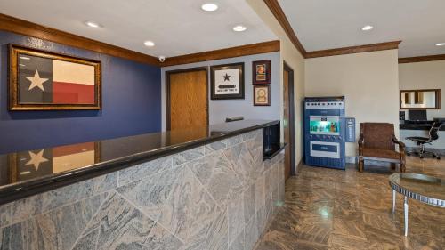 Gonzales Hotel | Best Western Regency Inn & Suites
