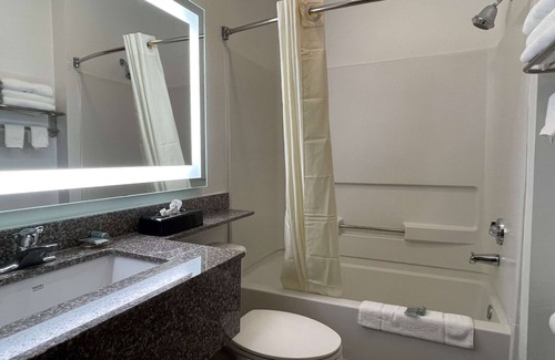 Roanoke Hotel | Best Western Roanoke Inn & Suites