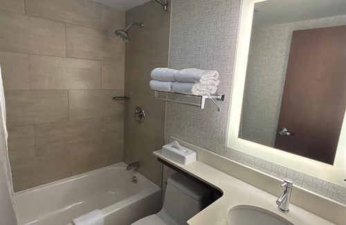 Flower Hill Hotel | Best Western Roslyn-Long Island Hotel