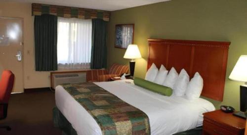 Shelbyville Hotel | Best Western Shelbyville Inn and Suites Celebration Inn