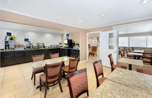 Ira Hotel | Best Western Snyder Inn