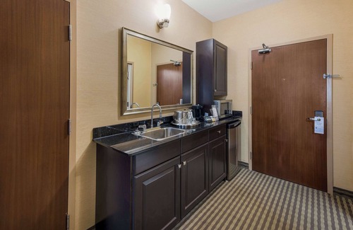 Stony Plain Hotel | Best Western Sunrise Inn & Suites