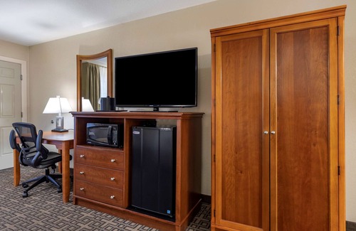 Pecos Hotel | Best Western Swiss Clock Inn