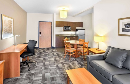 Thompson Hotel | Best Western Thompson Hotel & Suites