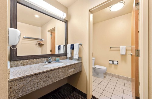 Topaz Lake Hotel | Best Western Topaz Lake Inn