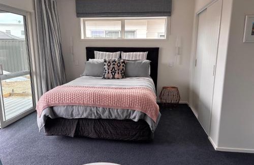 Napier Bed & Breakfast | Bestern on Mohaka