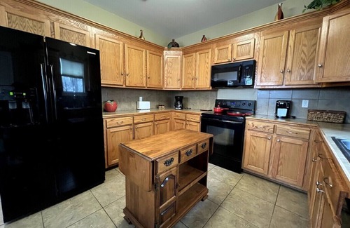 Scotlandville House | BestStays@Bayou-Chic -work crews love us. Fenced with WIFI