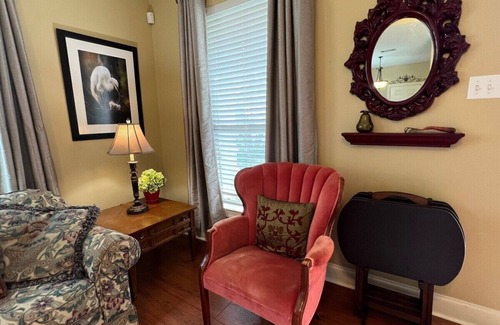 Scotlandville House | BestStays@Bayou-Chic -work crews love us. Fenced with WIFI