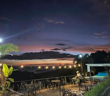 Almeria House | Bethany Hill Resort And Restaurant