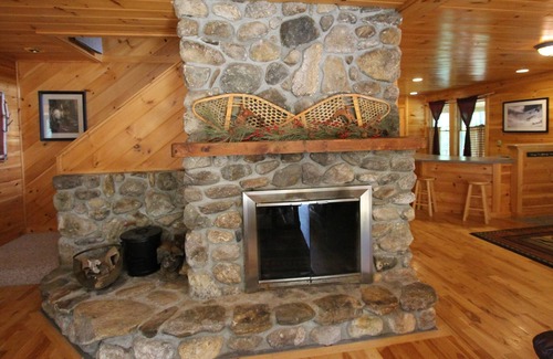 Sunday River Area Ski Chalet | Bethel house 15 minutes from mountain
