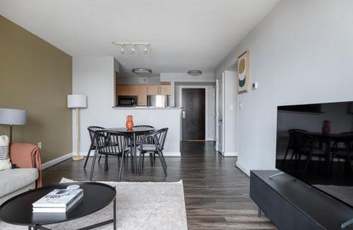 Woodmont Triangle Apartment | Bethesda 2br w rooftop nr metro shops WDC-725