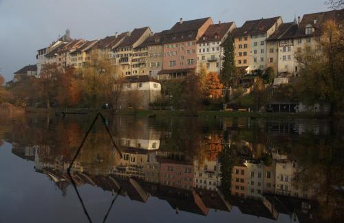 Wil House | Bett am Weiher