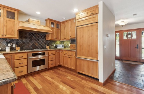 Groveland House | Better at the Lake - Lakefront with Gorgeous Views and a Private Dock by Yosemite Region Resorts