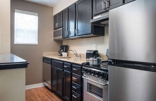Renton Hotel | Better Choice for your Vacation! Pet-Friendly, Close to Seattle Chinese Garden