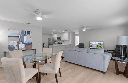 Alhambra House | BETTER THAN A 5 STAR HOTEL WITH GOLF CART IN THE VILLAGES TOTALLY REMODELED