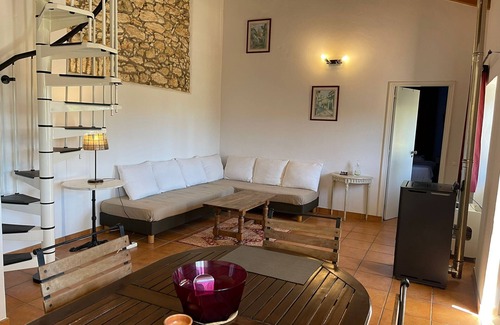 Lagoa e Carvoeiro House | better than a flat, a small country house with its own garden close to the beach