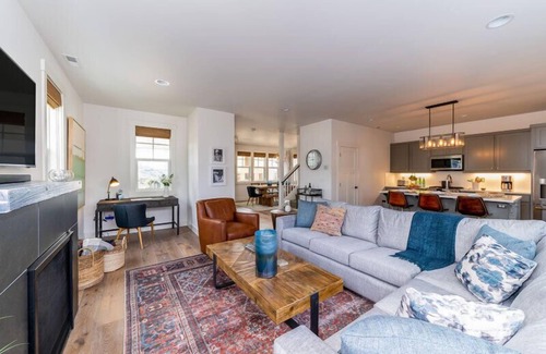 Chelan House | Better Together at The Lookout at Lake Chelan