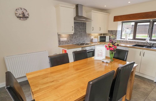 Acton Scott Cottage | BETTY'S BARN, pet friendly, with a garden in Eaton-Under-Heywood