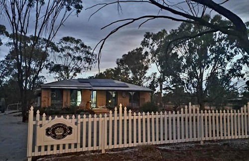 York House | Betty’s Mountain Cottage