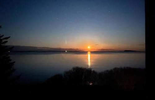 Orrs Island House | Betty's Place - Cozy ocean front getaway with views of Casco Bay