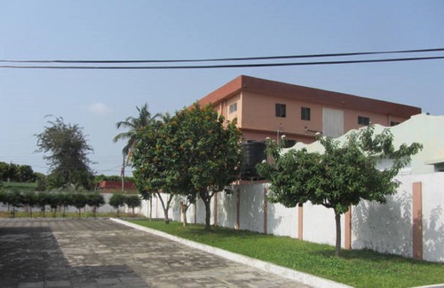 Ajumako House | Betty's Villa is a five minutes drive from the West Hills Mall