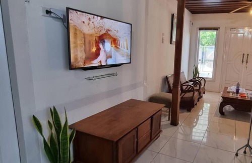 Bandar Lampung House | Betuah Say [2BR City Center Holiday Home]