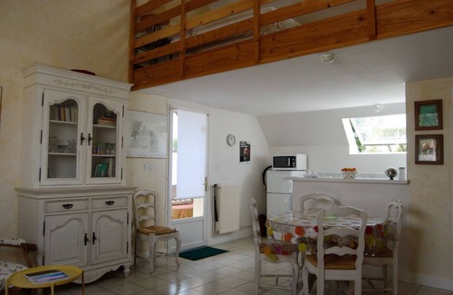 Saint-Gatien-des-Bois House | Between Deauville and Honfleur, bright and cozy gite with large garden