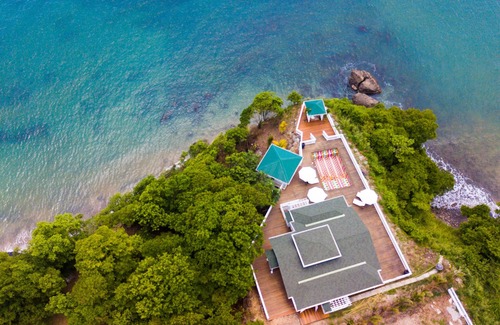 Piaye Villa | Between heaven and sea the Three Palms Beach Villa
