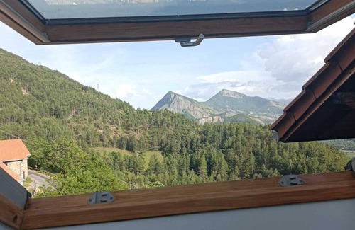 Theus Apartment | Between lake and mountains - in the heart of the village