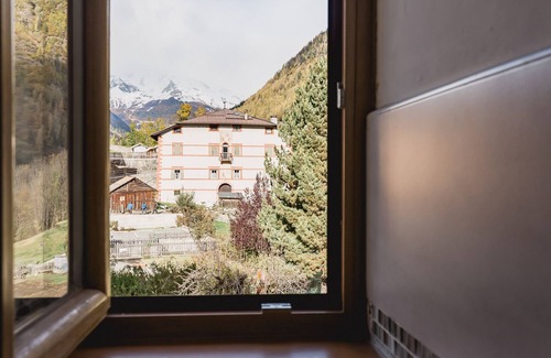 Ossana Apartment | [Between Light and Panorama] Spacious 3-Bedroom Apartment Near M. di Campiglio