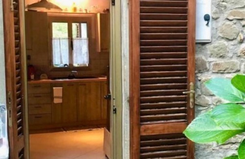 Lanciole Cottage | Between Lucca and Florence in a medieval castle in Tuscany