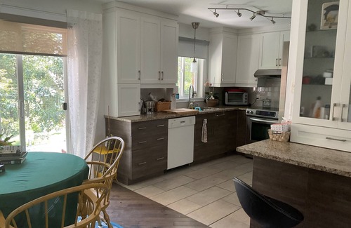 St. Jerome House | Between Montreal and Tremblant, complete home close to 3 services.