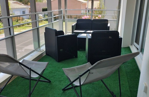 Carcans Apartment | Between ocean, lake and forest! Bright apartment with sitting area on balcony