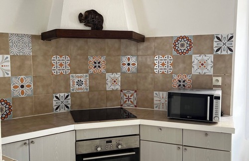 Le Broc Apartment | Between sea and mountains, 2-room apartment close to shops and parking.
