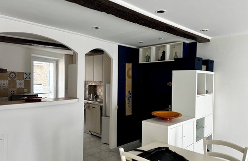 Le Broc Apartment | Between sea and mountains, 2-room apartment close to shops and parking.