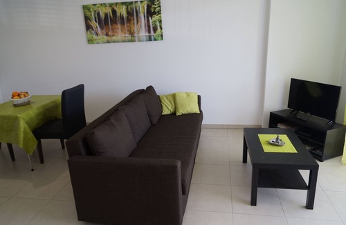 Grand Sud Apartment | Between TGV train station and historic city center: calm and modern comfort