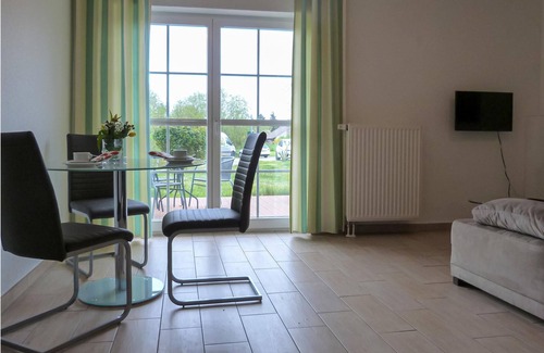 Monchgut-Granitz Apartment | Between the Baltic Sea beach and the Bodden, the Boddenhus apartment house awaits you with its brigh