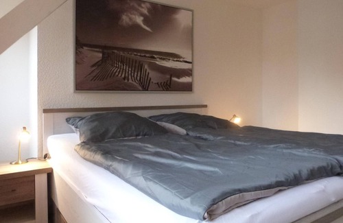 Monchgut-Granitz Apartment | Between the Baltic Sea beach and the Bodden, the Boddenhus apartment house awaits you with its brigh