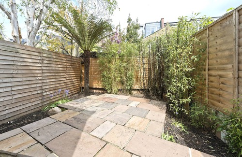 Northcote House | Between the Commons - Three Bedroom House, Sleeps 6