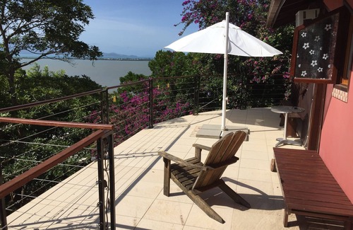 Sambaqui House | Between the green and the sea with beautiful sea view