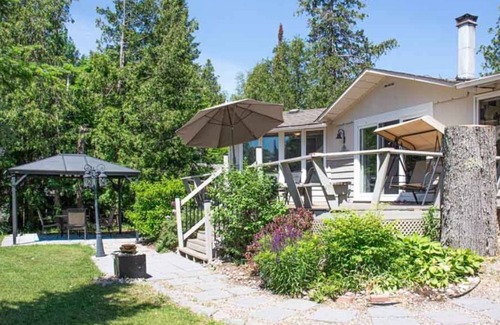 Trent Lakes Cottage | Between the Locks - Affordable 3Br Waterfront Cottage - Pet-Friendly
