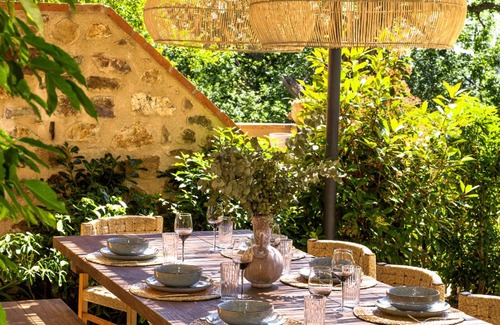Montbolo House | Between the mountains and the sea, a profound and eco-chic nature experience in
