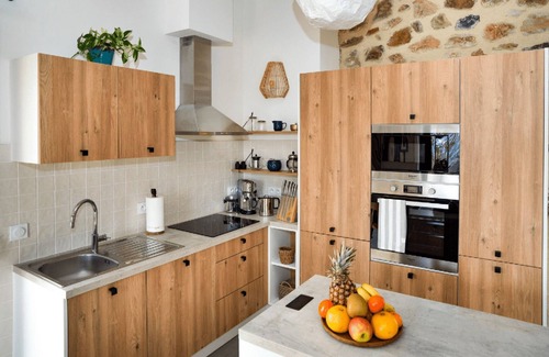 Montbolo House | Between the mountains and the sea, a profound and eco-chic nature experience in