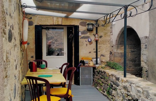 Caux House | Between the sea and the mountains in the vineyards