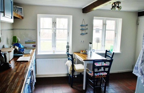 Klixbull Cottage | between the seas Comfortable holiday residence